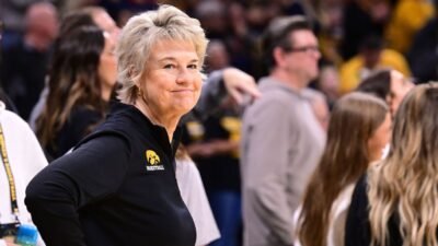 Billie Jean King to present Bluder with Joe Lapchick Character Award