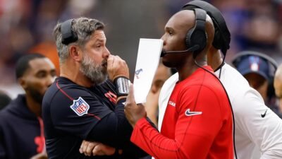 DeMeco Ryans taking over defensive play-calling duties from Matt Burke as Texans try to climb out of 0-4 hole
