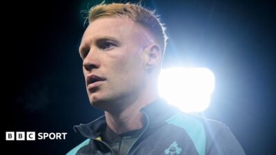 Could Frawley earn Ireland fly-half starting spot?