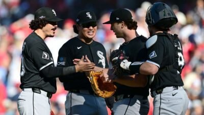 White Sox shut down Guardians to win Game 1 of ALDS