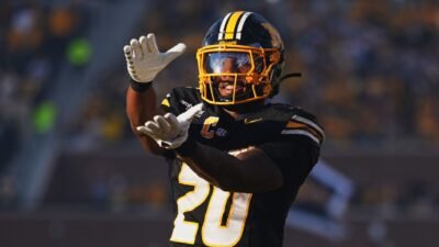 Mizzou rises, Florida falls after showdown; AP top 5 stand pat