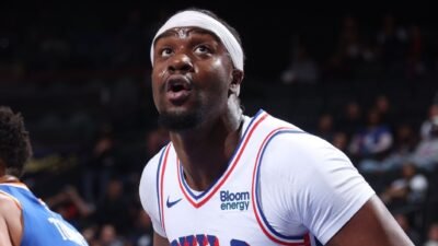 76ers center Hukporti exits early with right leg injury