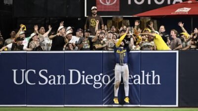 Mitchell’s late HR robbery helps seal win, as Brewers set rematch with L.A.