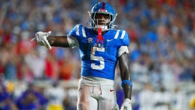 Ole Miss RB Lacy out after dislocating shoulder vs. Texas