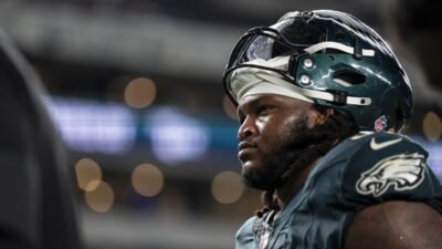 Jalen Carter has a hairline fracture in his wrist